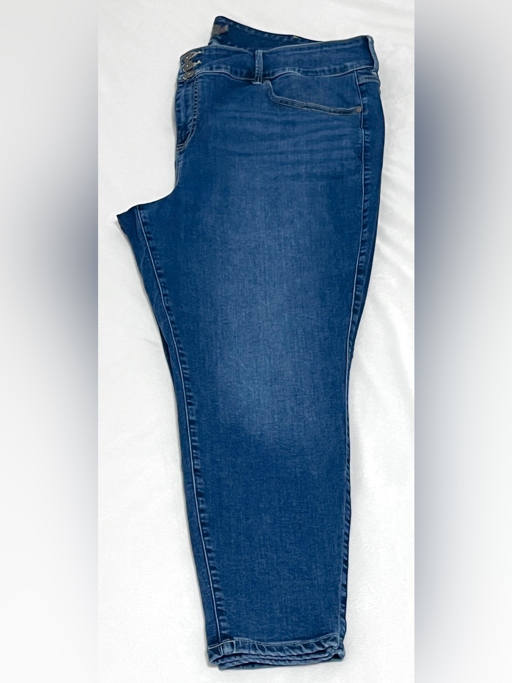 Torrid Super Soft Jeggings Medium Wash 3-Button Fly Jeans 26R - Picture 4 of 8